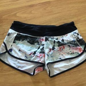 Lululemon size 6 shorts